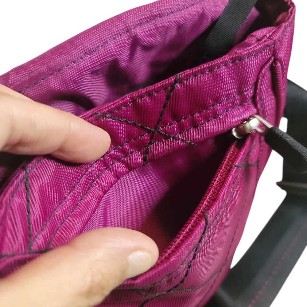 The North Face Unisex Quilted Nylon Crossbody Bag EUC - Picture 6 of 8